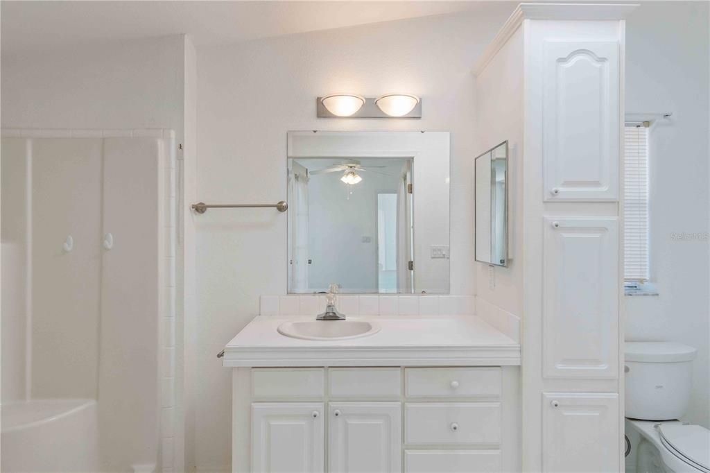 For Sale: $229,900 (2 beds, 2 baths, 1368 Square Feet)