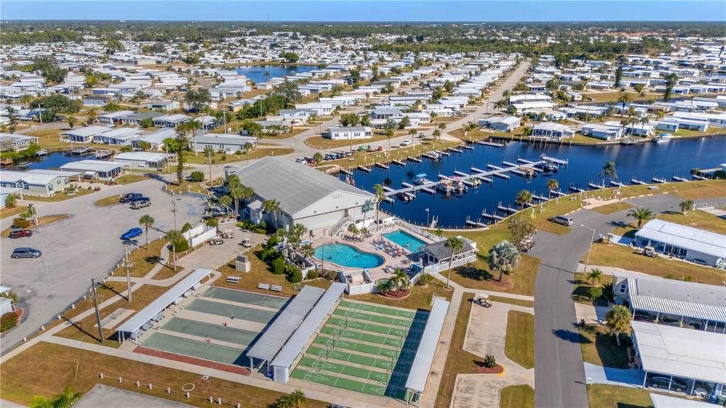 For Sale: $229,900 (2 beds, 2 baths, 1368 Square Feet)