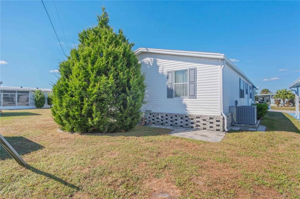 For Sale: $229,900 (2 beds, 2 baths, 1368 Square Feet)