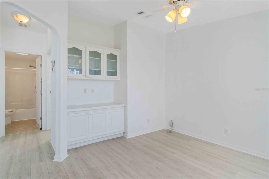 For Sale: $229,900 (2 beds, 2 baths, 1368 Square Feet)