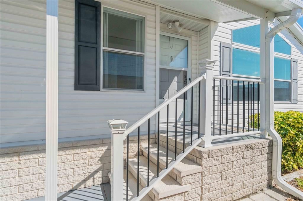 For Sale: $229,900 (2 beds, 2 baths, 1368 Square Feet)