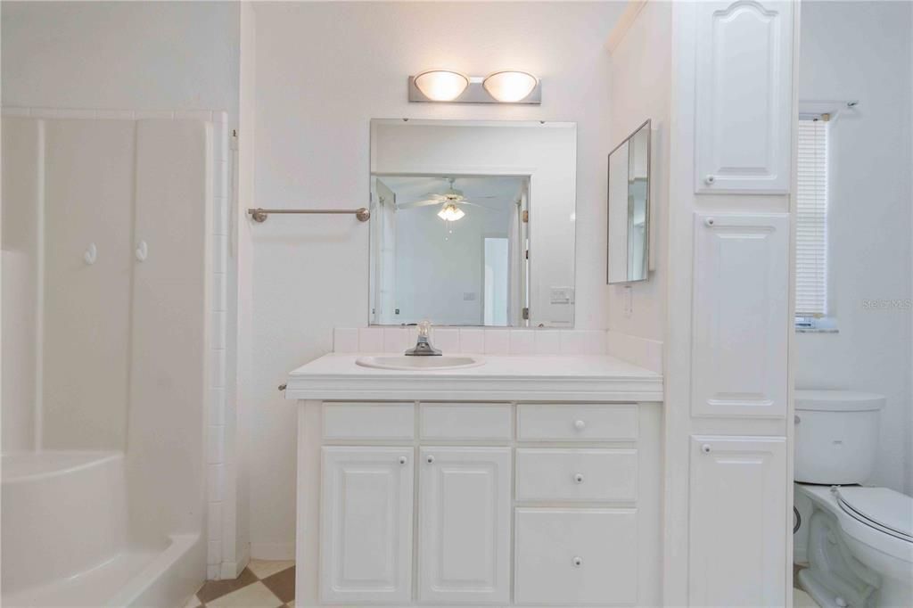 For Sale: $229,900 (2 beds, 2 baths, 1368 Square Feet)