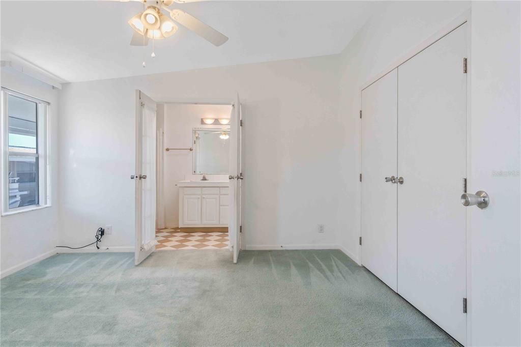 For Sale: $229,900 (2 beds, 2 baths, 1368 Square Feet)