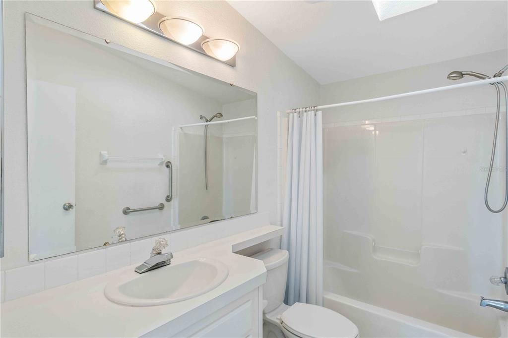 For Sale: $229,900 (2 beds, 2 baths, 1368 Square Feet)