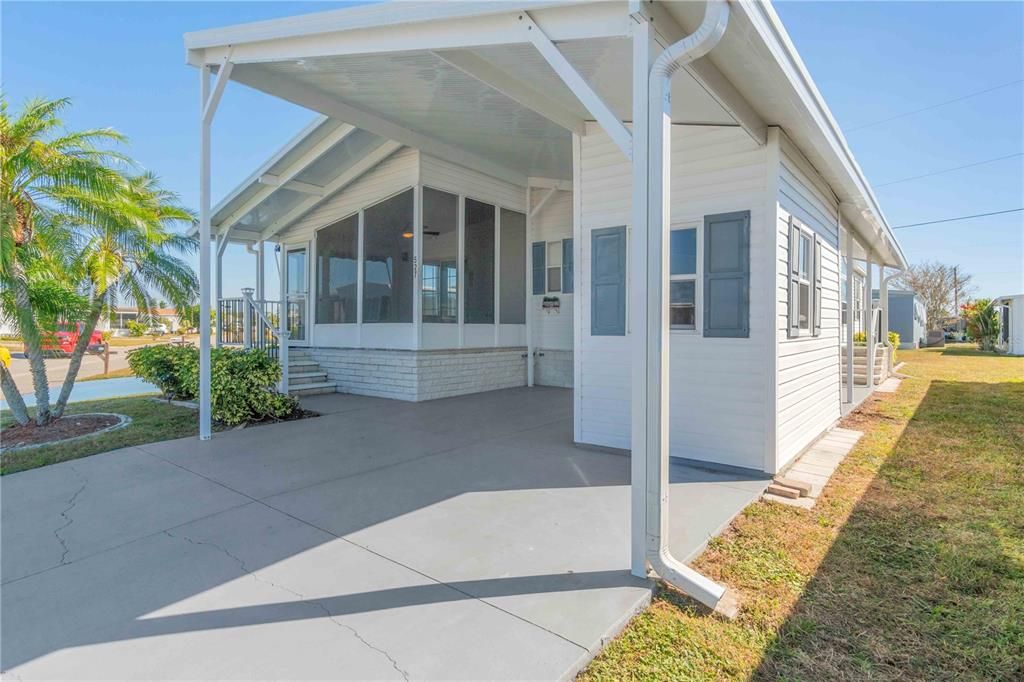 For Sale: $229,900 (2 beds, 2 baths, 1368 Square Feet)