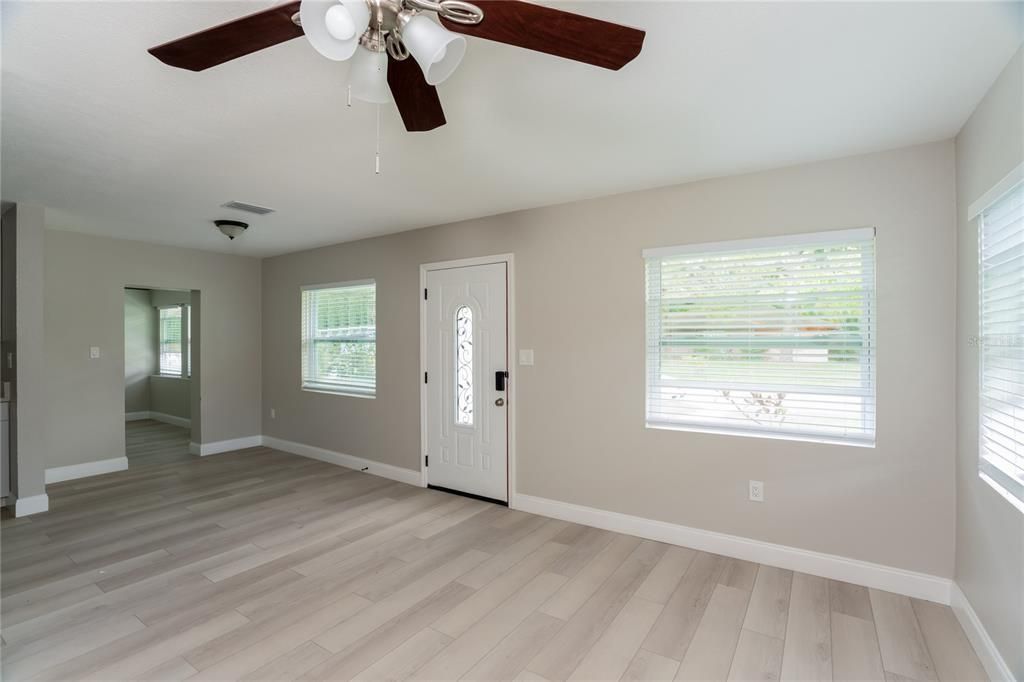 En Renta: $2,220 (3 camas, 2 baños, 1512 Pies cuadrados)