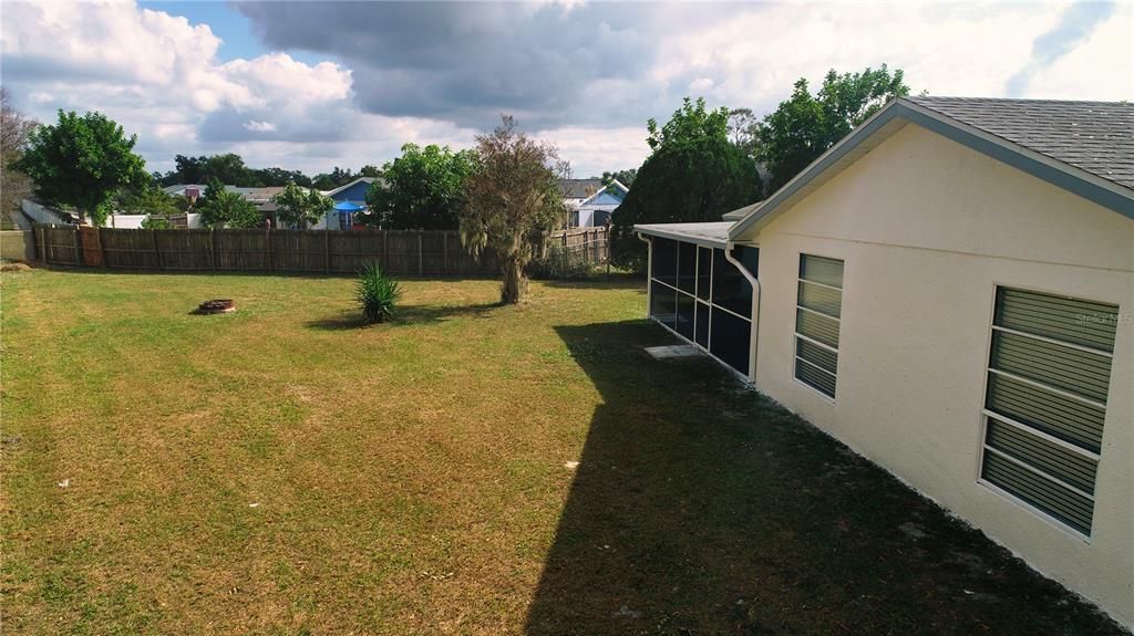 合同活跃: $395,000 (4 贝兹, 2 浴室, 1644 平方英尺)