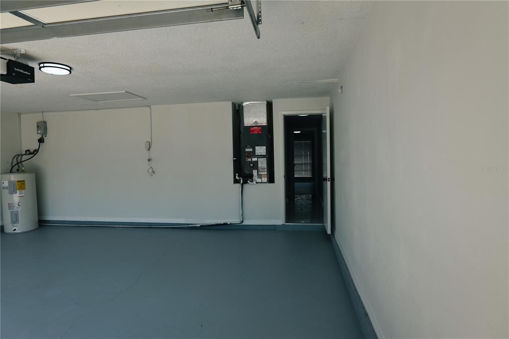 合同活跃: $395,000 (4 贝兹, 2 浴室, 1644 平方英尺)