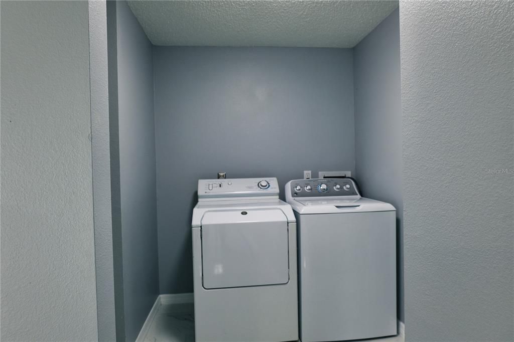 合同活跃: $395,000 (4 贝兹, 2 浴室, 1644 平方英尺)