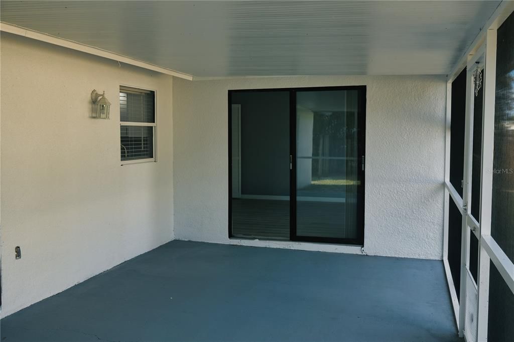 合同活跃: $395,000 (4 贝兹, 2 浴室, 1644 平方英尺)