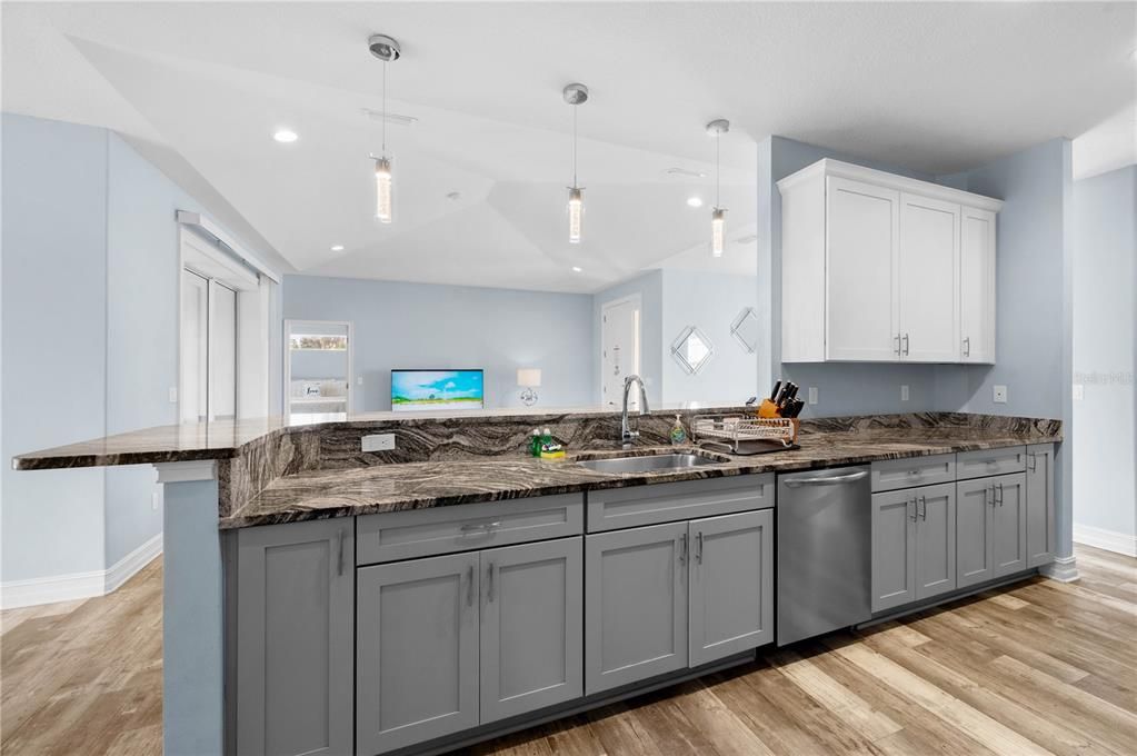 En Venta: $420,000 (3 camas, 2 baños, 1615 Pies cuadrados)