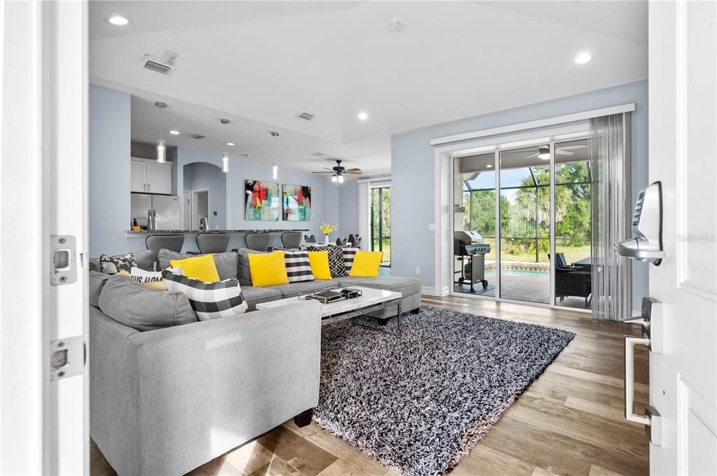 En Venta: $420,000 (3 camas, 2 baños, 1615 Pies cuadrados)