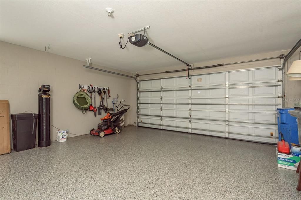 Active With Contract: $550,000 (4 beds, 2 baths, 1744 Square Feet)