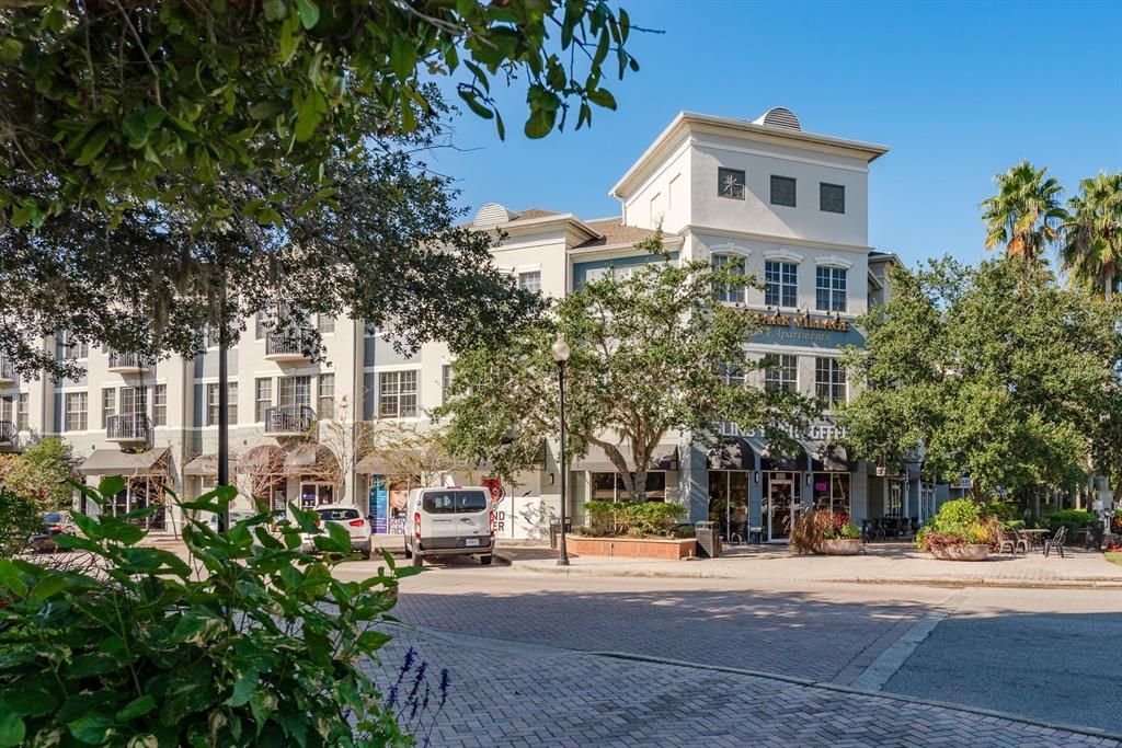 Active With Contract: $550,000 (4 beds, 2 baths, 1744 Square Feet)