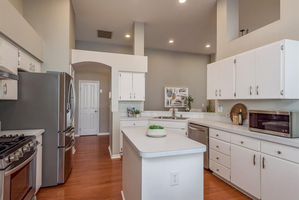 Active With Contract: $550,000 (4 beds, 2 baths, 1744 Square Feet)