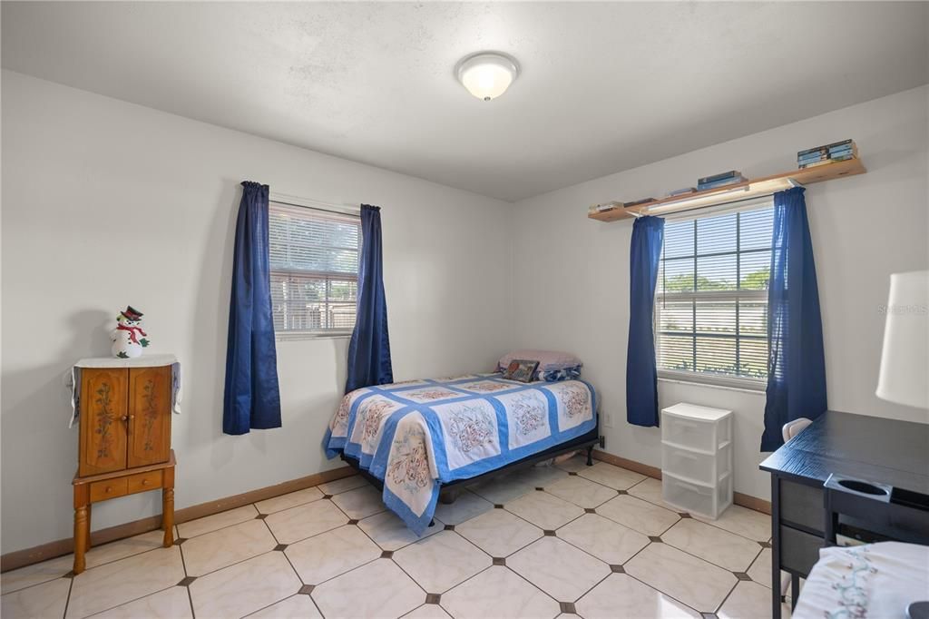 En Venta: $240,000 (3 camas, 2 baños, 1326 Pies cuadrados)