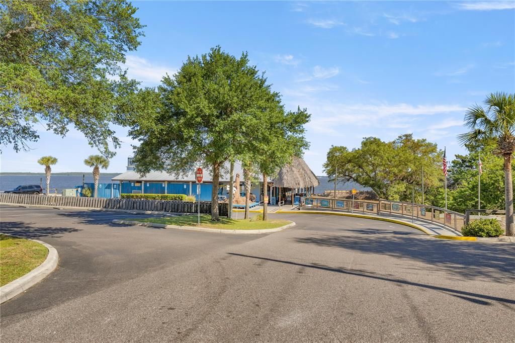 En Venta: $240,000 (3 camas, 2 baños, 1326 Pies cuadrados)