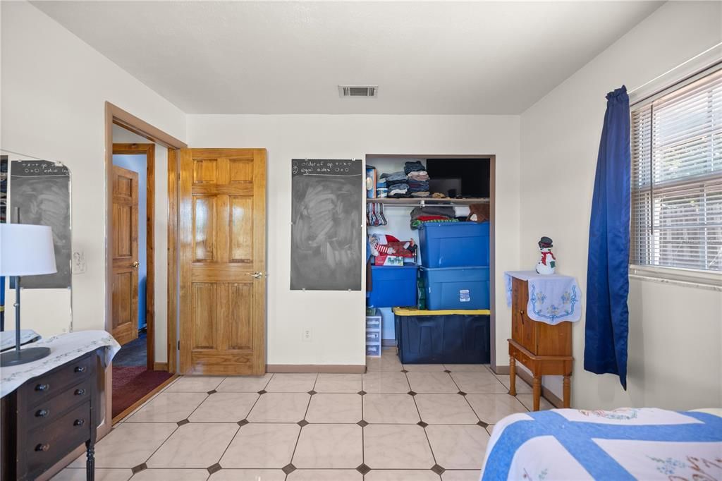 En Venta: $240,000 (3 camas, 2 baños, 1326 Pies cuadrados)