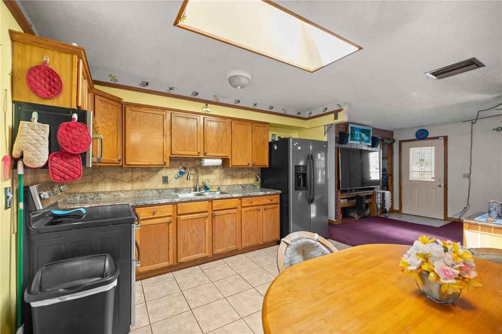 En Venta: $240,000 (3 camas, 2 baños, 1326 Pies cuadrados)