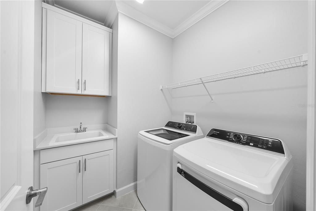 For Sale: $600,000 (3 beds, 3 baths, 2201 Square Feet)