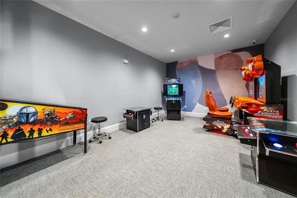 For Sale: $600,000 (3 beds, 3 baths, 2201 Square Feet)