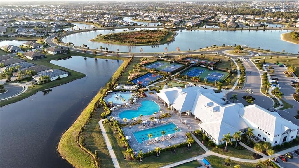 For Sale: $600,000 (3 beds, 3 baths, 2201 Square Feet)