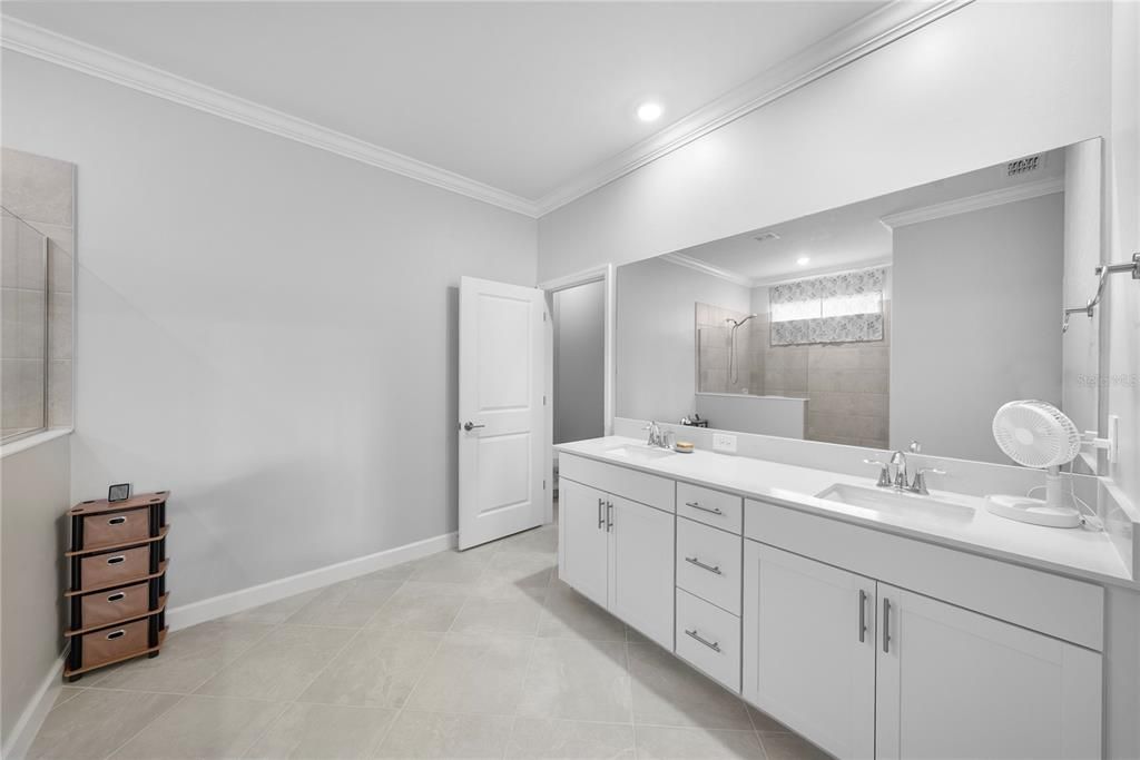 For Sale: $600,000 (3 beds, 3 baths, 2201 Square Feet)