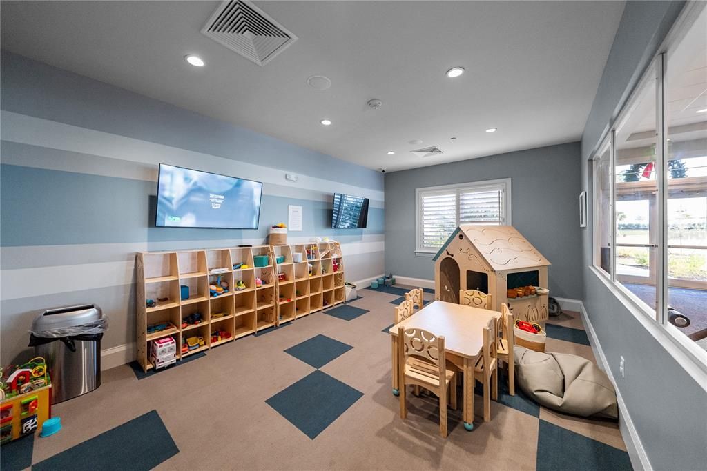 For Sale: $600,000 (3 beds, 3 baths, 2201 Square Feet)