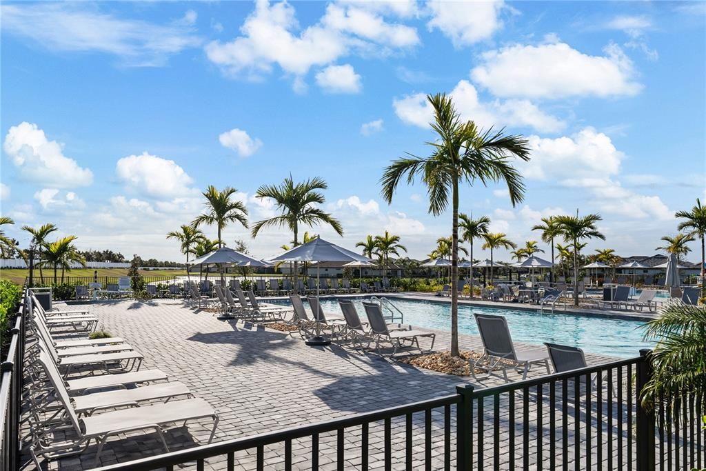 For Sale: $600,000 (3 beds, 3 baths, 2201 Square Feet)