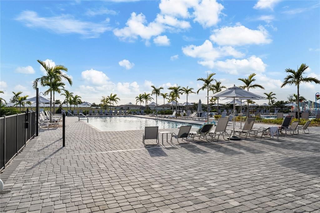 For Sale: $600,000 (3 beds, 3 baths, 2201 Square Feet)