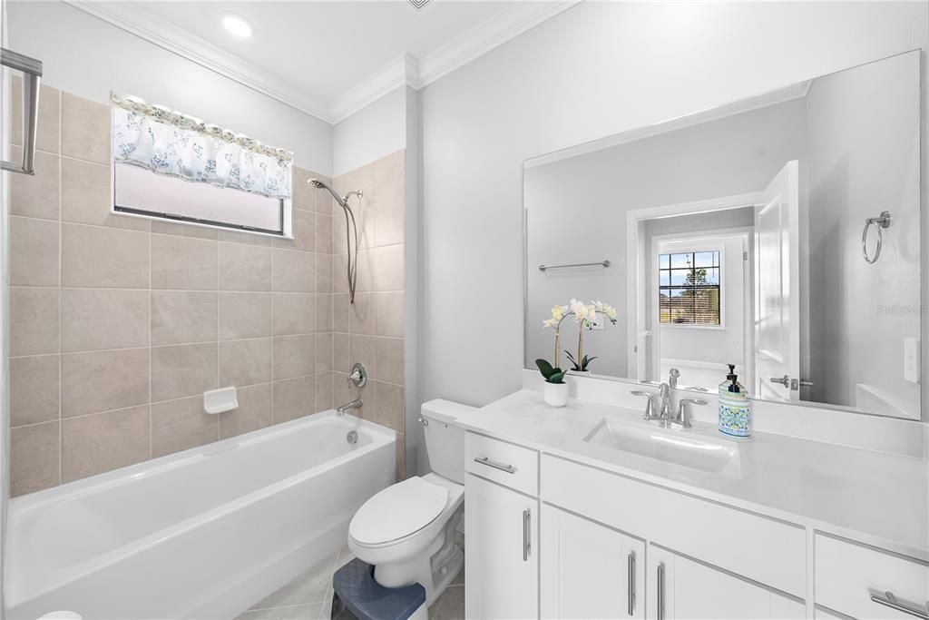 For Sale: $600,000 (3 beds, 3 baths, 2201 Square Feet)