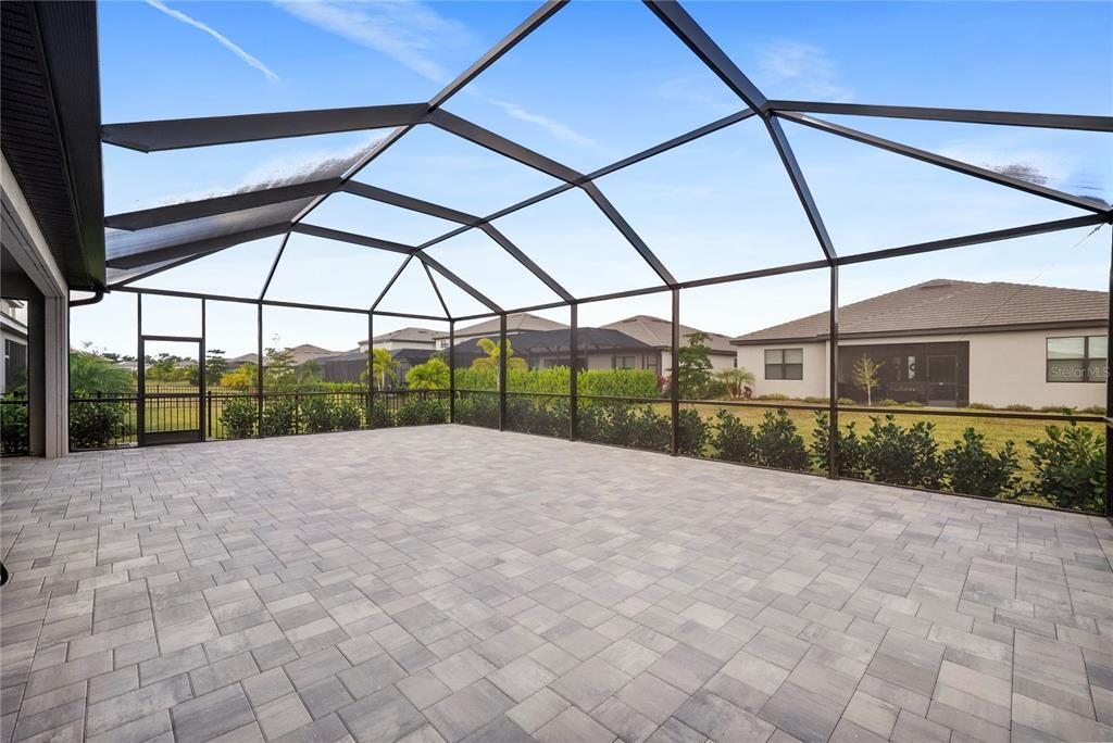 For Sale: $600,000 (3 beds, 3 baths, 2201 Square Feet)