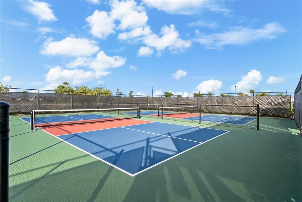 For Sale: $600,000 (3 beds, 3 baths, 2201 Square Feet)