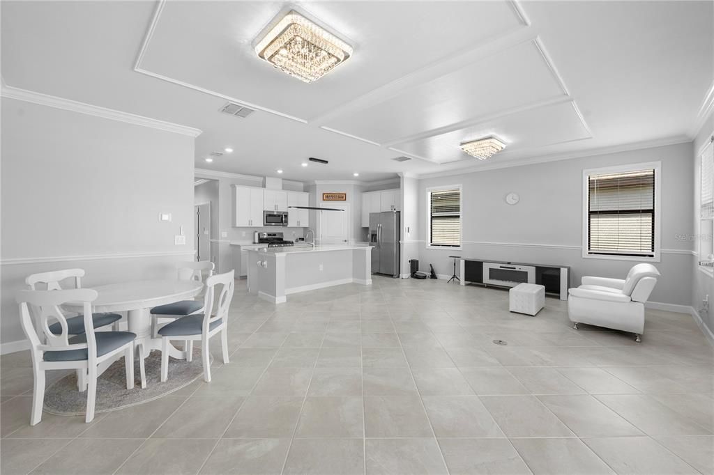 For Sale: $600,000 (3 beds, 3 baths, 2201 Square Feet)