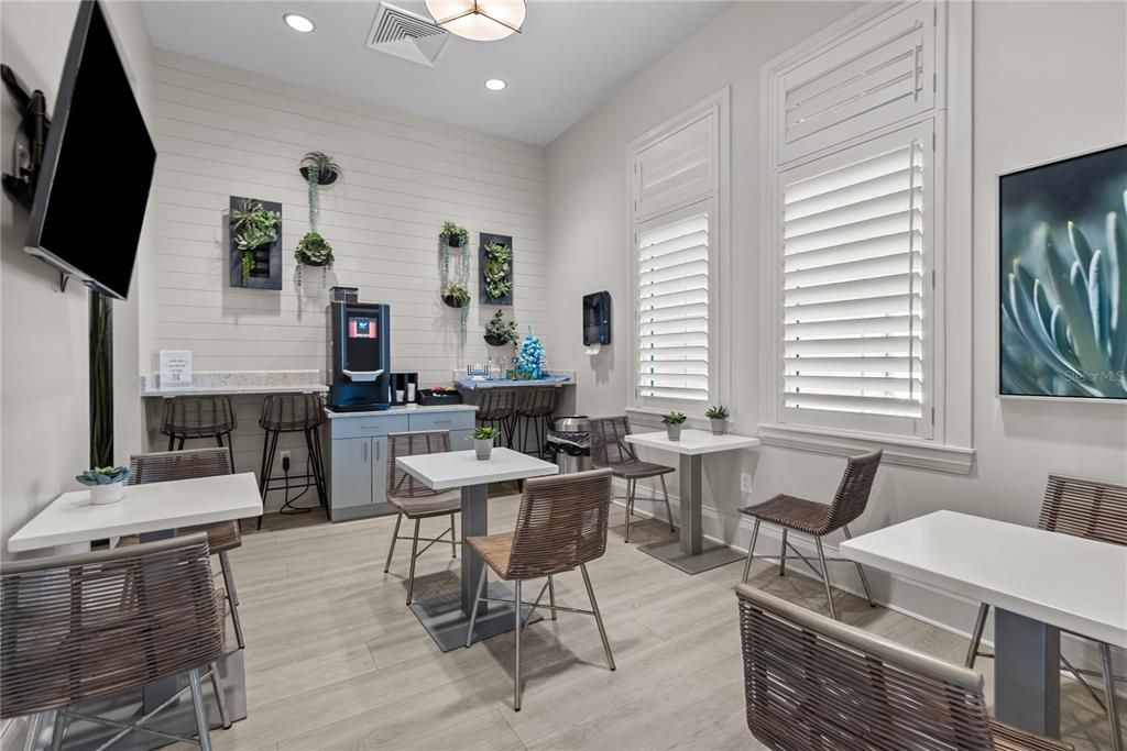 For Sale: $600,000 (3 beds, 3 baths, 2201 Square Feet)