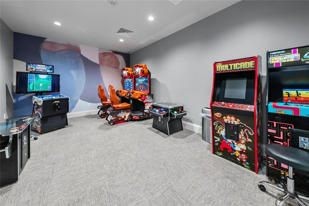 For Sale: $600,000 (3 beds, 3 baths, 2201 Square Feet)