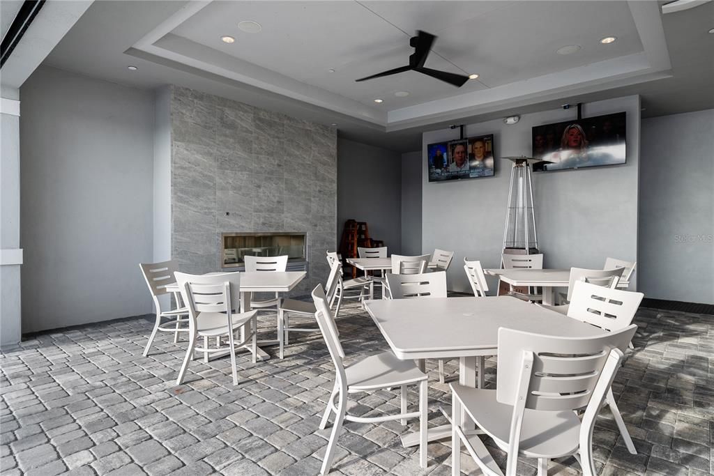 For Sale: $600,000 (3 beds, 3 baths, 2201 Square Feet)