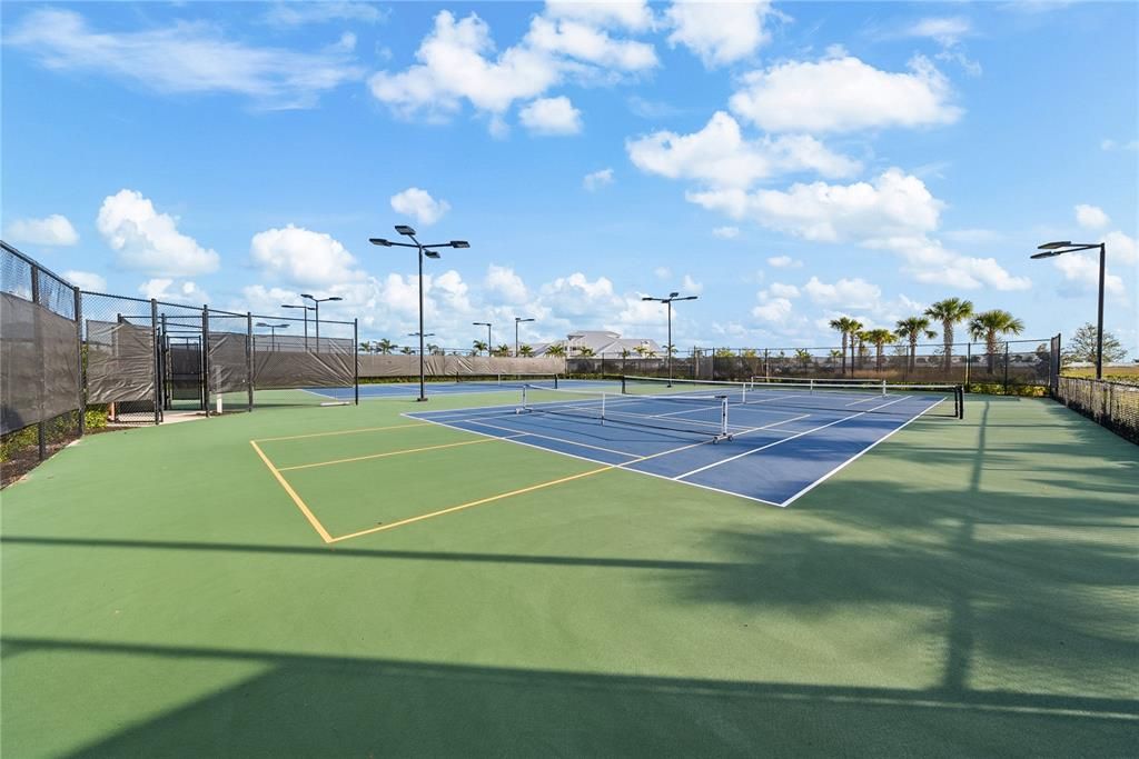 For Sale: $600,000 (3 beds, 3 baths, 2201 Square Feet)