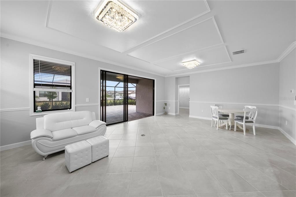 For Sale: $600,000 (3 beds, 3 baths, 2201 Square Feet)