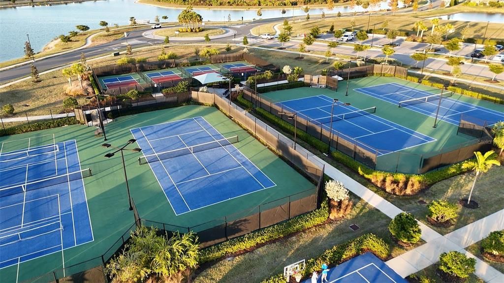 For Sale: $600,000 (3 beds, 3 baths, 2201 Square Feet)