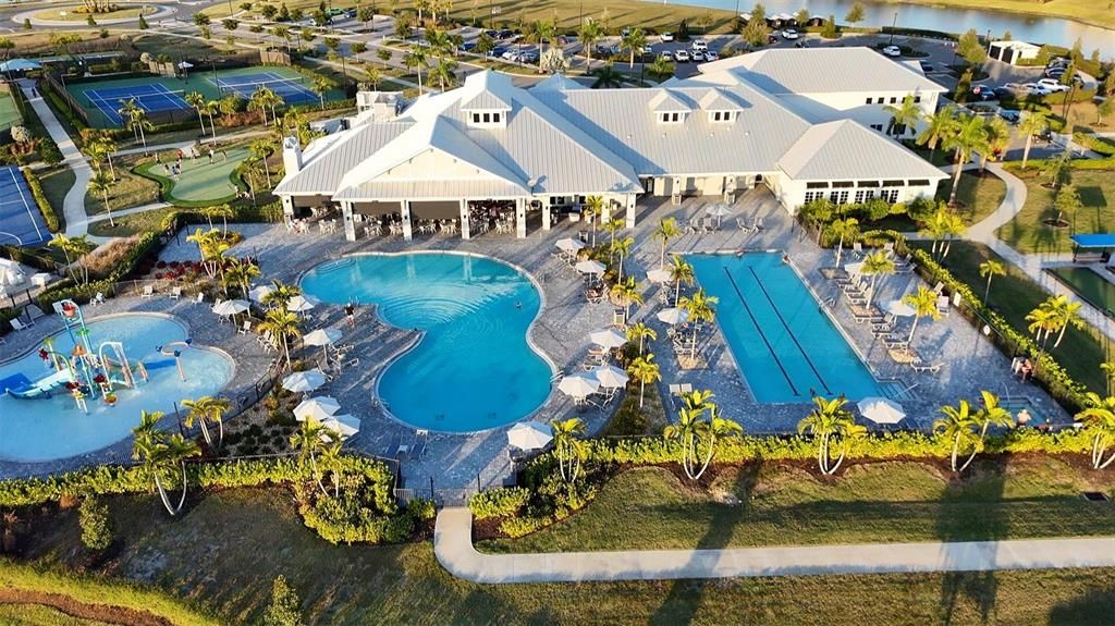 For Sale: $600,000 (3 beds, 3 baths, 2201 Square Feet)