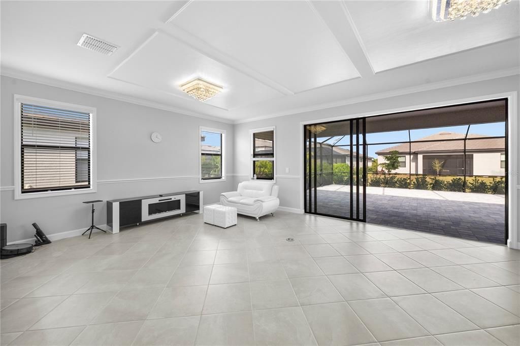 For Sale: $600,000 (3 beds, 3 baths, 2201 Square Feet)