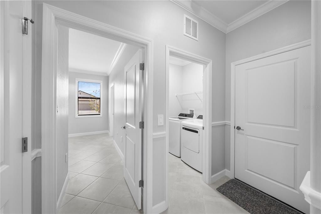 For Sale: $600,000 (3 beds, 3 baths, 2201 Square Feet)