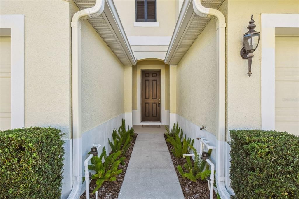 Под контрактом: $305,000 (3 спален, 2 ванн, 2269 Квадратных фут)