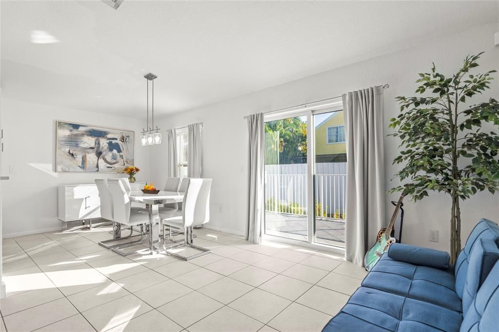 Activo con contrato: $469,900 (3 camas, 2 baños, 1453 Pies cuadrados)