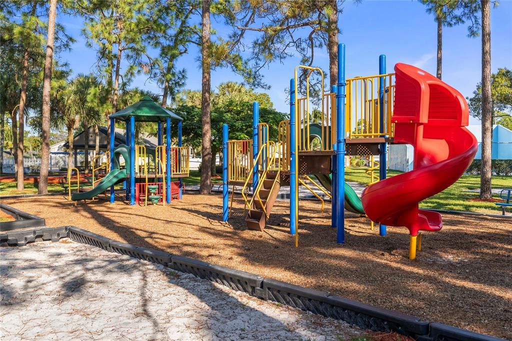 Activo con contrato: $469,900 (3 camas, 2 baños, 1453 Pies cuadrados)