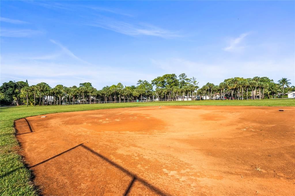 Activo con contrato: $469,900 (3 camas, 2 baños, 1453 Pies cuadrados)