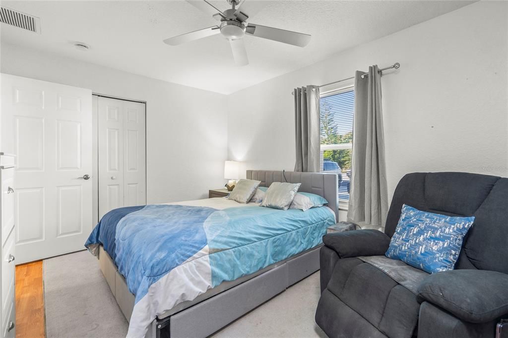 Activo con contrato: $469,900 (3 camas, 2 baños, 1453 Pies cuadrados)