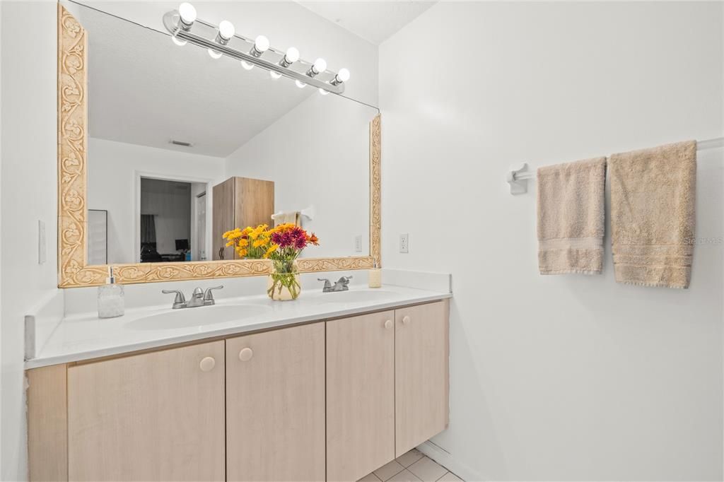 Activo con contrato: $469,900 (3 camas, 2 baños, 1453 Pies cuadrados)