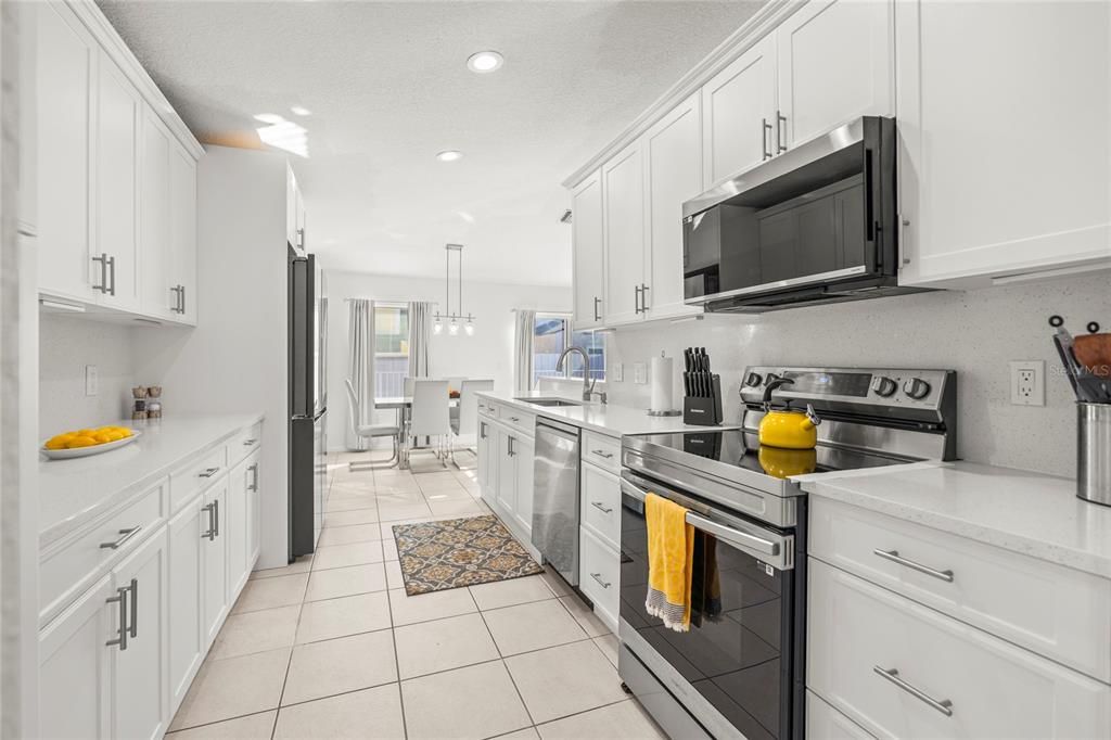 Activo con contrato: $469,900 (3 camas, 2 baños, 1453 Pies cuadrados)